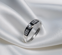 Arvana Square Cut high polished Ring